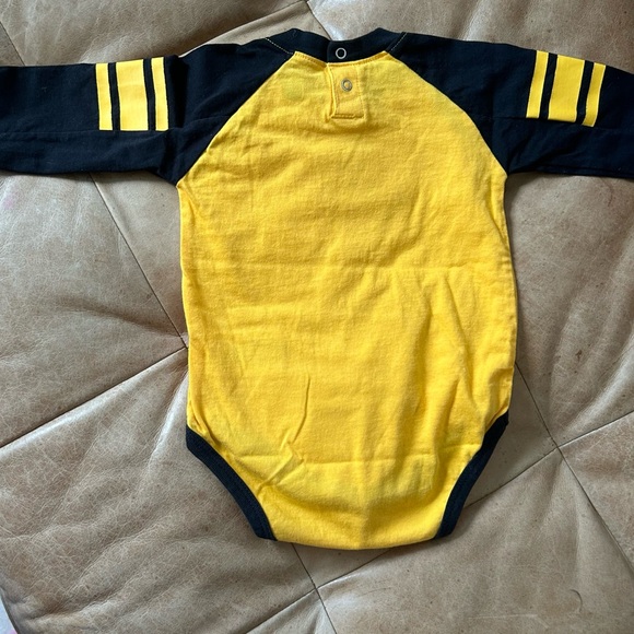 Set of Two Steelers NFL onesies for 6-9 month old - Picture 4 of 7